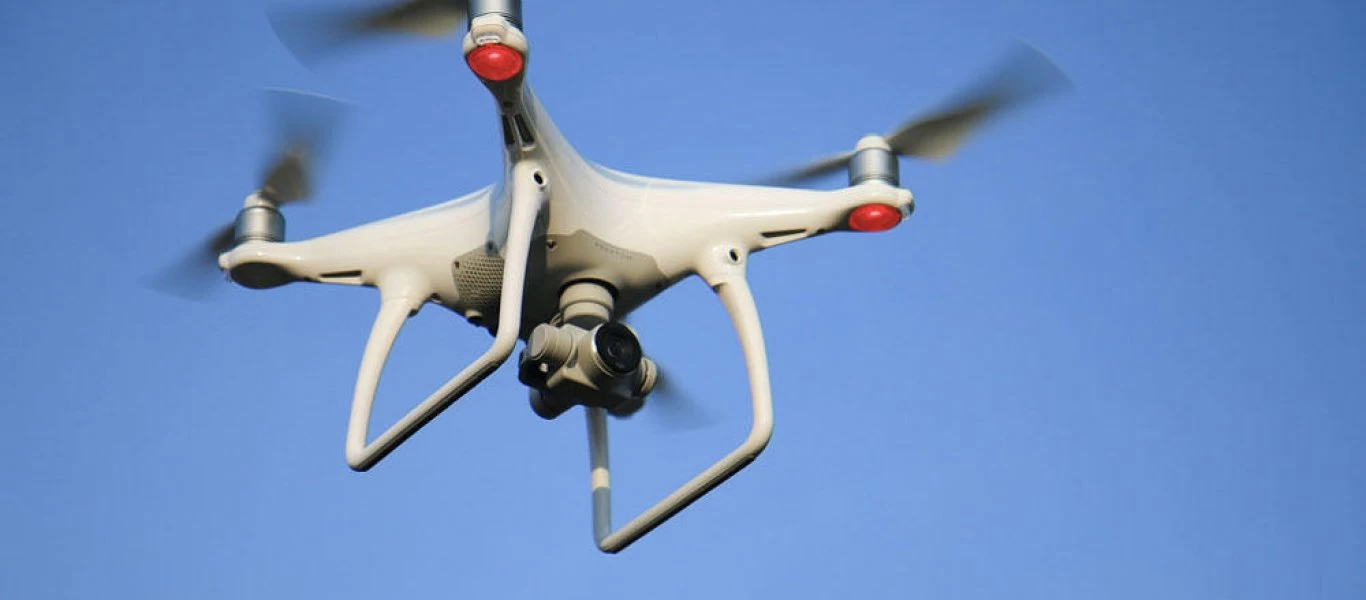 Έστειλε κοκορέτσι στον γείτονα με... drone (βίντεο)